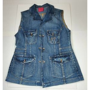 Carol's Denims women alterations adding lace & ribbon see pics for measurements